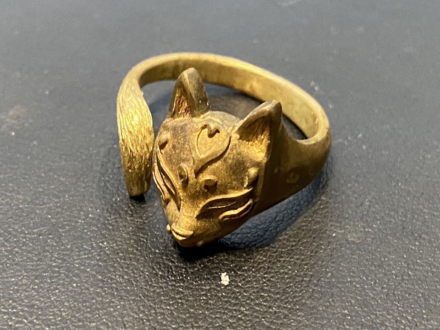 銀飾戒指生產,銅製戒指生產案例-台灣銀飾工廠,台北銀飾工廠,新北銀飾工廠,銅飾工廠,台北銀飾生產,銅銀飾品製做,飾品鑄造,銅零件鑄造,銀零件鑄造,筆配件打版,飾品量產鑄造,擺飾專業打版,銀飾戒指生產,銀飾項鍊生產,銀飾配件訂製,銀飾工廠推薦,巧美信飾品工藝8