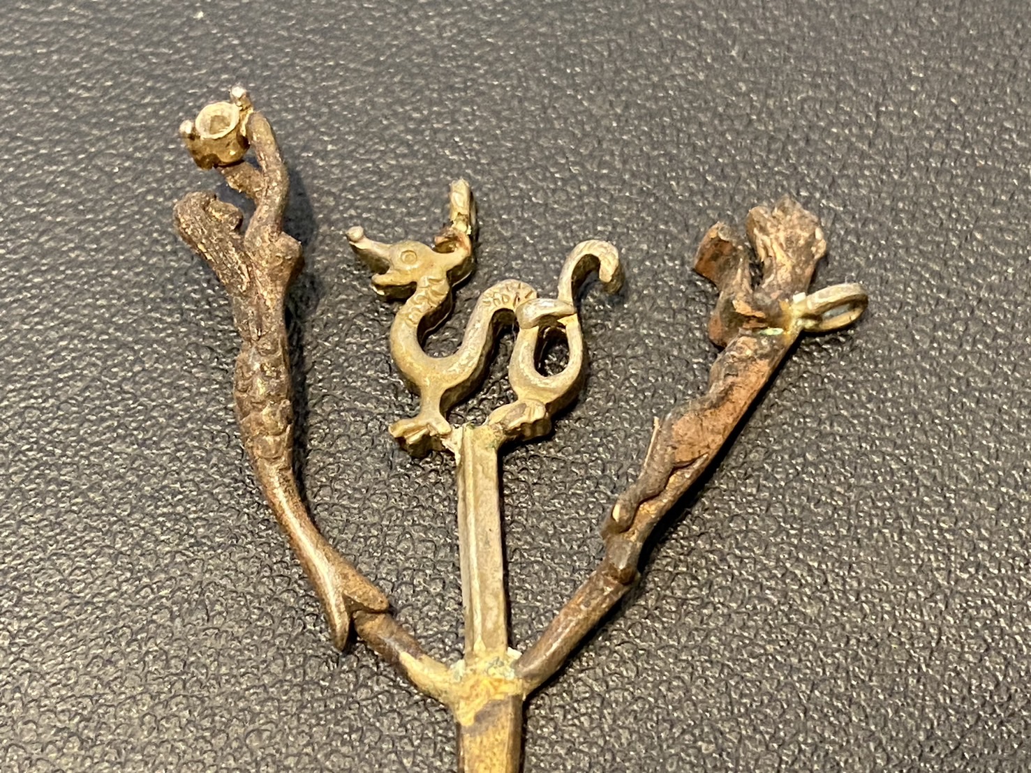 銀製擺件,銅製擺件生產案例-台灣銀飾工廠,台北銀飾工廠,新北銀飾工廠,銅飾工廠,台北銀飾生產,銅銀飾品製做,飾品鑄造,銅零件鑄造,銀零件鑄造,筆配件打版,飾品量產鑄造,擺飾專業打版,銀飾戒指生產,銀飾項鍊生產,銀飾配件訂製,銀飾工廠推薦,巧美信飾品工藝15