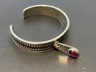 銀製手環生產,銅製手環生產案例-台灣銀飾工廠,台北銀飾工廠,新北銀飾工廠,銅飾工廠,台北銀飾生產,銅銀飾品製做,飾品鑄造,銅零件鑄造,銀零件鑄造,筆配件打版,飾品量產鑄造,擺飾專業打版,銀飾戒指生產,銀飾項鍊生產,銀飾配件訂製,銀飾工廠推薦,巧美信飾品工藝1